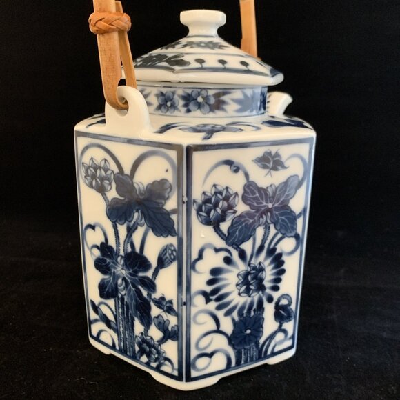 Blue White Oriental Hexagonal Lidded Teapot Bamboo Handle Butterflies Noritake - Picture 6 of 15